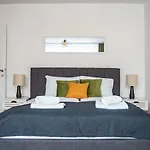 Cheyf Riverside & Free Garage Parking Daire *