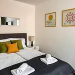 Cheyf Riverside & Free Garage Parking * Saraybosna
