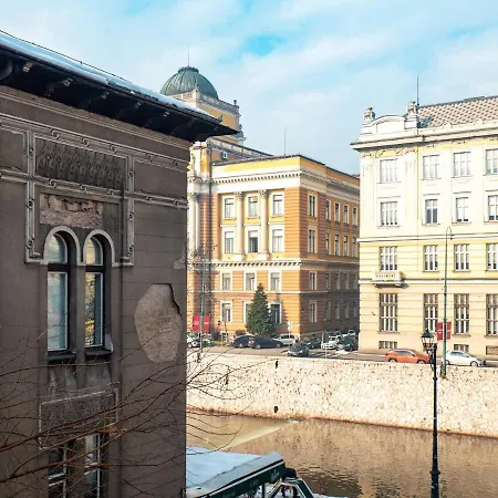 Cheyf Riverside & Free Garage Parking Apartment Sarajevo
